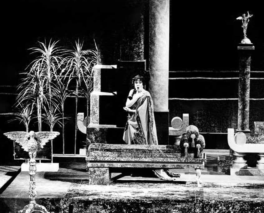 Margarita Zimmermann ne Le confessioni di Agrippina, pastiche con musiche di Corelli, Händel, Pagliardi, Pallavicino e Ziani, settembre 1983. Foto